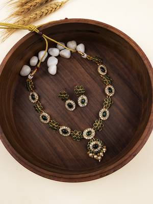 Green flower necklace set 1