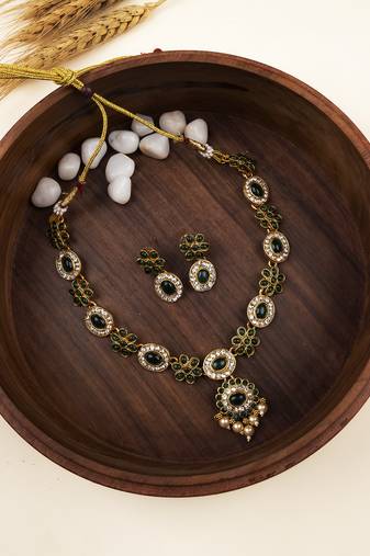Green flower necklace set