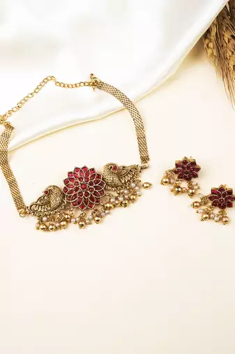 Minimalist red kemp floral choker set