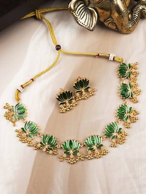 Divine petal inspired green necklace set 1