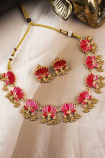 Divine petal inspired multicolor necklace set