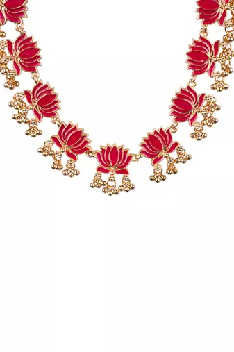 Divine petal inspired pink necklace set