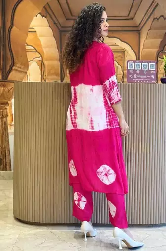 Pink Women  Cotton Printed Kurta With Pant