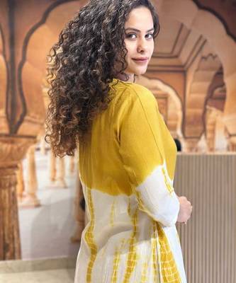 Yellow Women  Cotton Printed Kurta With Pant 3