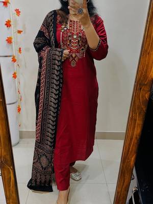 Red Women  Cotton Embroidered Kurta With Pant And Dupatta 2
