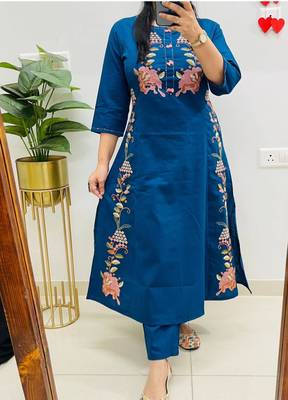 Blue Women  Cotton Embroidered Kurta With Pant 1