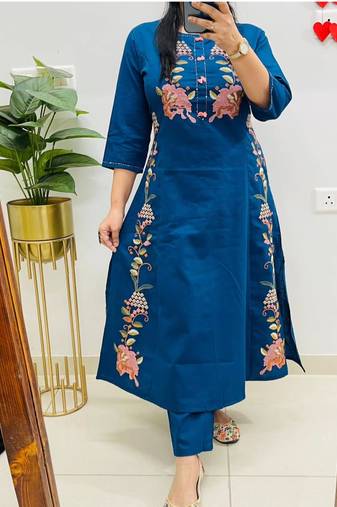  women pure cotton embroidered blue kurta with pant