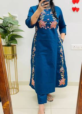 Blue Women  Cotton Embroidered Kurta With Pant 2