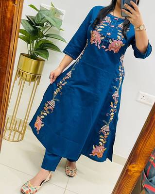 Blue Women  Cotton Embroidered Kurta With Pant 3