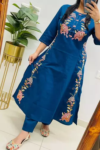 Blue Women  Cotton Embroidered Kurta With Pant