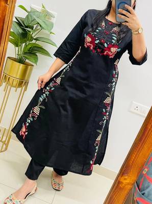 Black Women  Cotton Embroidered Kurta With Pant 2