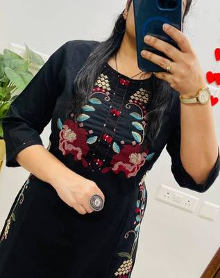 Black Women  Cotton Embroidered Kurta With Pant 3