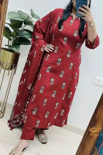 Red Women  Cotton Printed Kurta With Pant And Dupatta