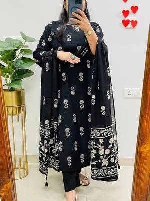 Black Women  Cotton Printed Kurta With Pant And Dupatta 1