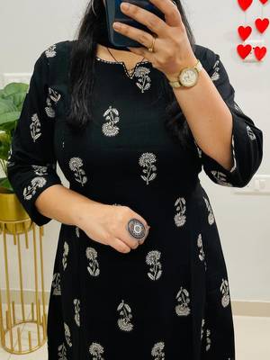Black Women  Cotton Printed Kurta With Pant And Dupatta 3