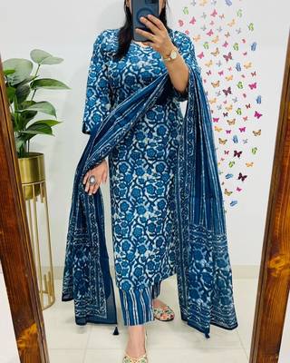 Blue Women  Cotton Printed Kurta With Pant And Dupatta 2