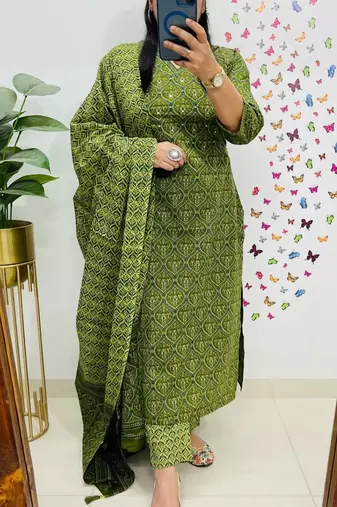 Green Women  Cotton Printed Kurta With Pant And Dupatta