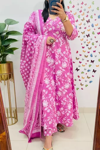Pink Women  Cotton Printed Kurta With Pant And Dupatta