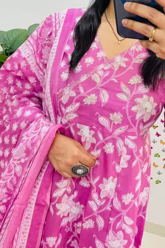 Pink Women  Cotton Printed Kurta With Pant And Dupatta