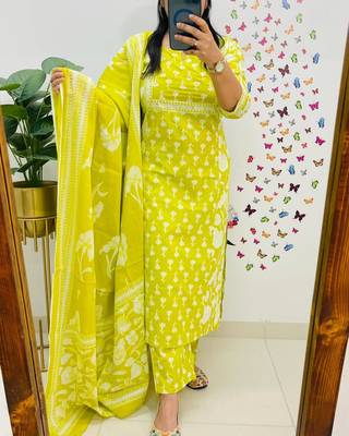 Yellow Women  Cotton Printed Kurta With Pant And Dupatta 2