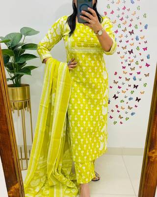 Yellow Women  Cotton Printed Kurta With Pant And Dupatta 3