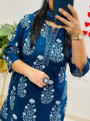 Blue Women  Cotton Printed Kurta With Pant And Dupatta 3