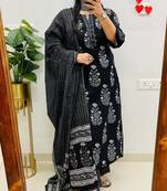 Black Women Pure Cotton Printed Kurta With Pant And Dupatta