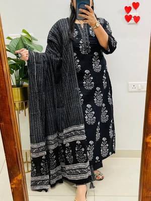 Black Women  Cotton Printed Kurta With Pant And Dupatta 2