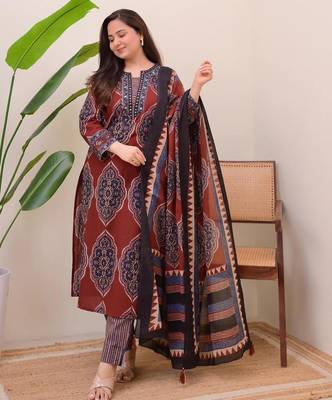 Red Women  Cotton Printed Kurta With Pant And Dupatta 2