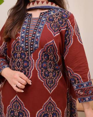 Red Women  Cotton Printed Kurta With Pant And Dupatta 3