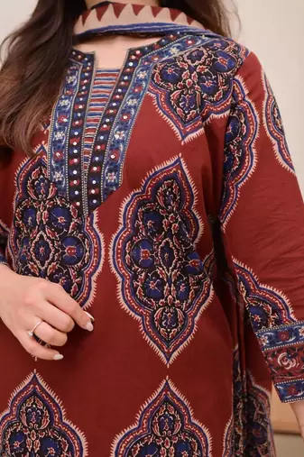Red Women  Cotton Printed Kurta With Pant And Dupatta
