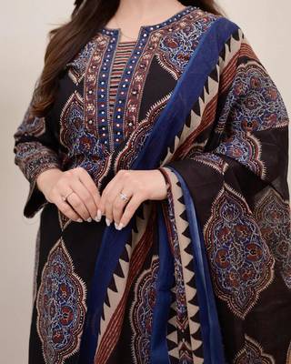 Blue Women  Cotton Printed Kurta With Pant And Dupatta 3