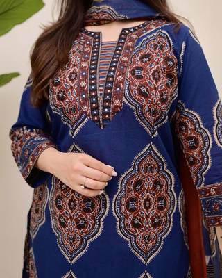 Black Women  Cotton Printed Kurta With Pant And Dupatta 3