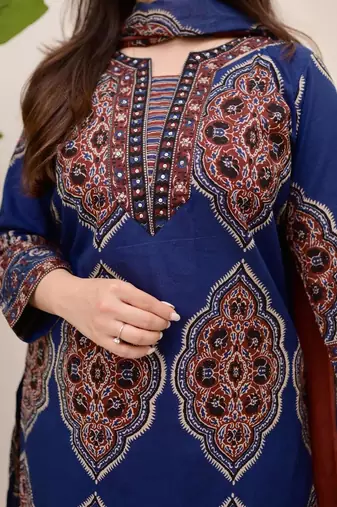 Black Women  Cotton Printed Kurta With Pant And Dupatta