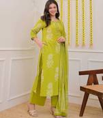 Green Women Pure Cotton Printed Kurta With Pant And Dupatta