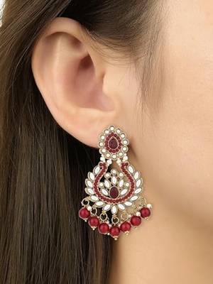 Traditional design handcrafted kundan & pearl earrings for women  3
