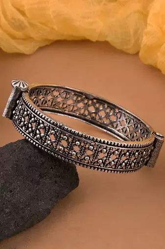 Silver color oxidised openable bracelet