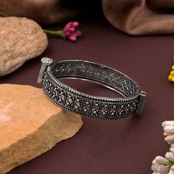 Silver color oxidised openable bracelet 2