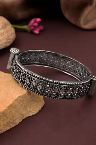 Silver color oxidised openable bracelet