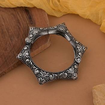Silver color oxidised openable bracelet 1