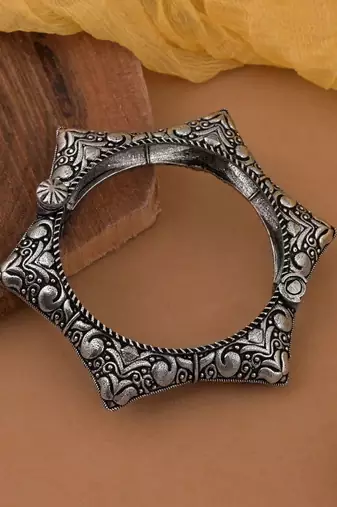 Silver color oxidised openable bracelet