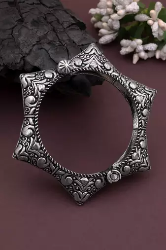 Silver color oxidised openable bracelet
