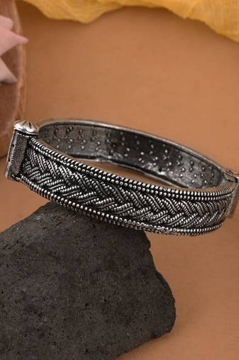 Silver color oxidised openable bracelet