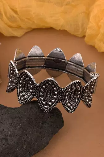 Silver color oxidised openable bracelet