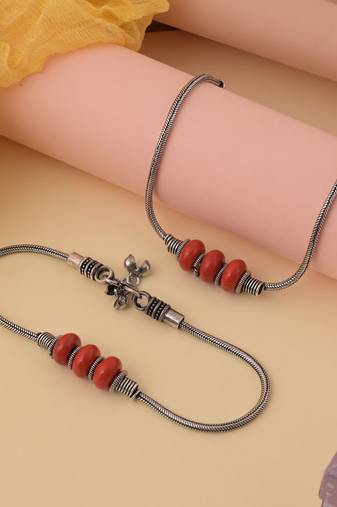 Red color oxidised anklet