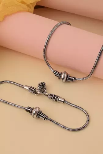 Silver color oxidised anklet