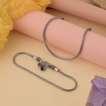 Silver color oxidised anklet 1