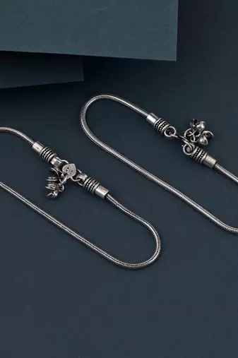 Silver color oxidised anklet
