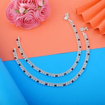 Attractive maroon color anklets crafted for daily wear, parties, and cultural celebrations 2