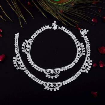 Royal silver color anklets perfect for weddings, engagements, and traditional festive occasions 1